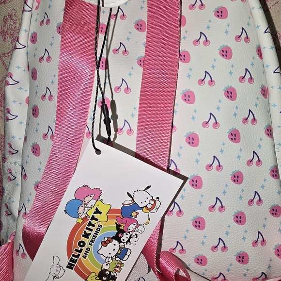 Hello Kitty Backpack - Picture 3 of 4